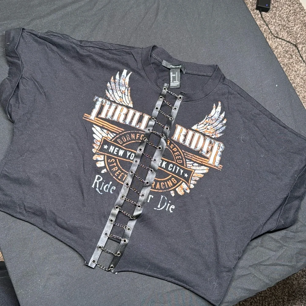 Crop top - Picture 1 of 2